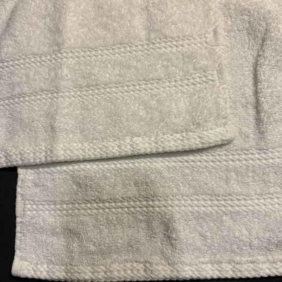 Olivia Parker Square washcloth Set of 2 white solid cotton Duet Towel - Picture 7 of 7